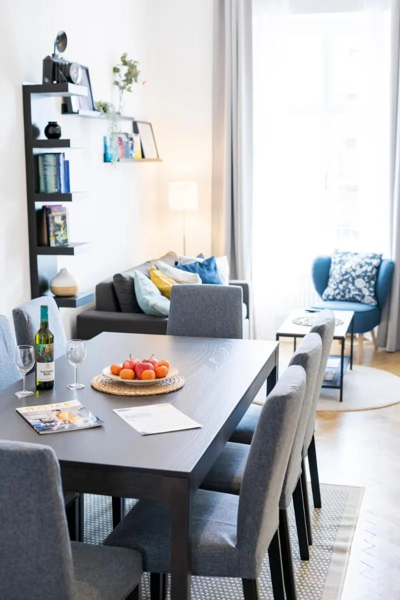 Image 3 of Anna and Friends