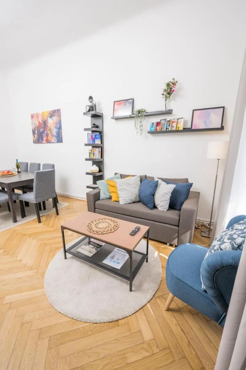 Image 5 of Anna and Friends