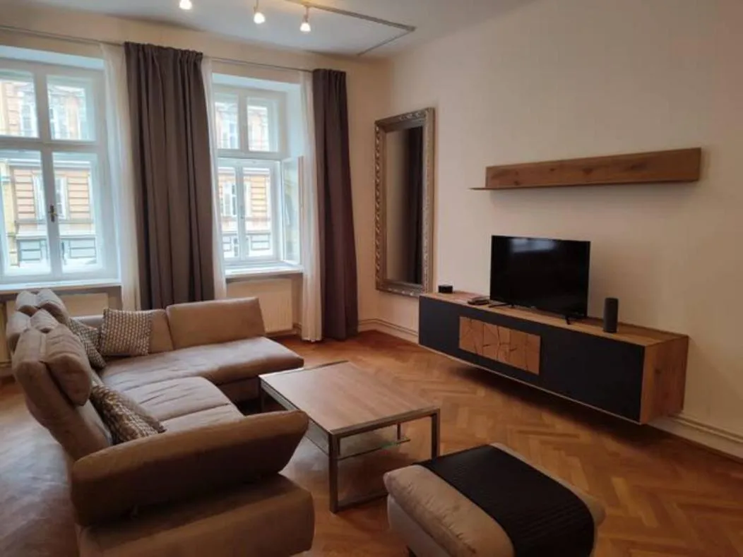 Image 2 of Bookstyrian1