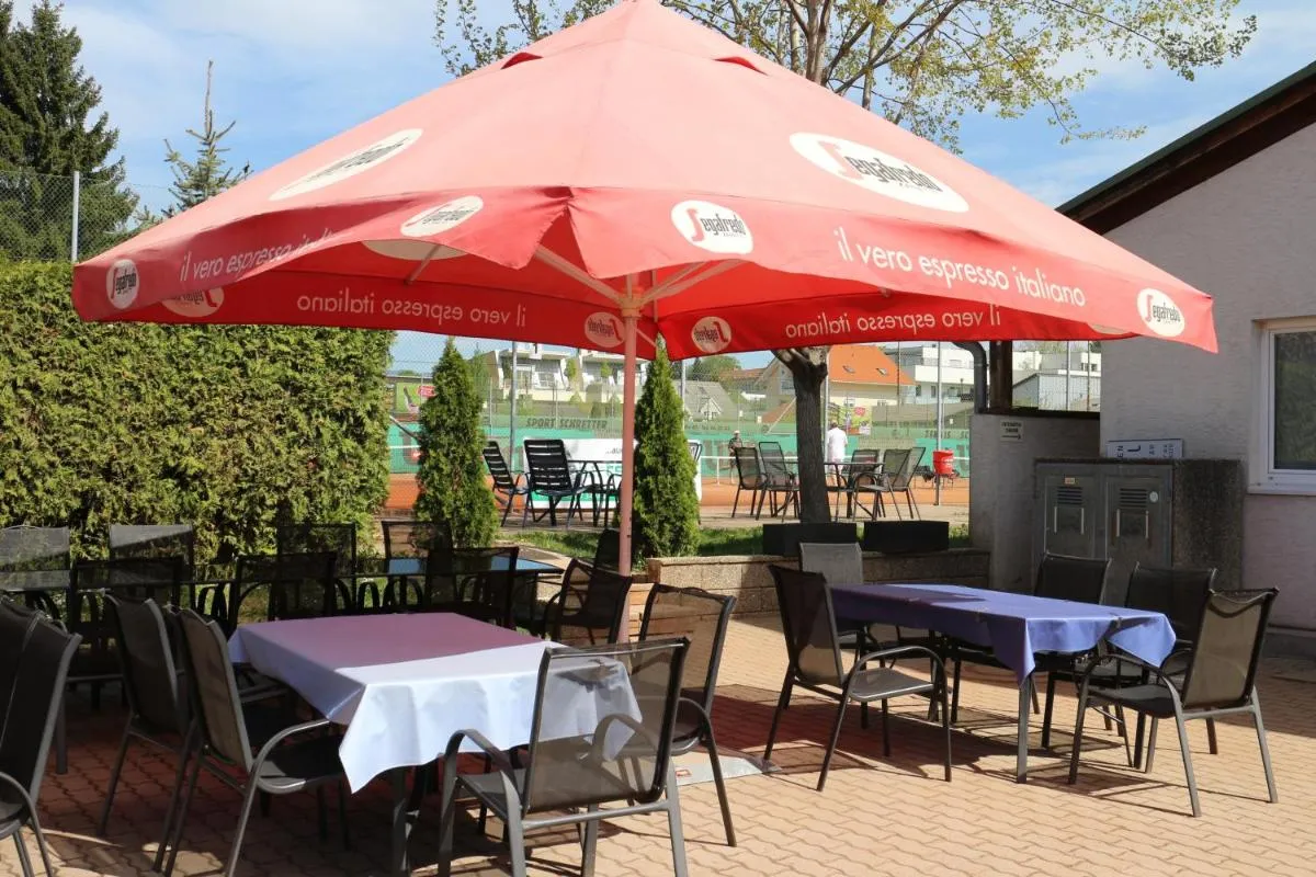 Image 5 of CenterCourt Hotel