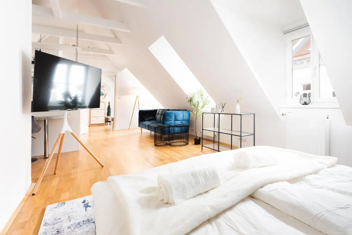 Image 2 of Comfy Downtown Loft – Self Check-in – Centre of Graz