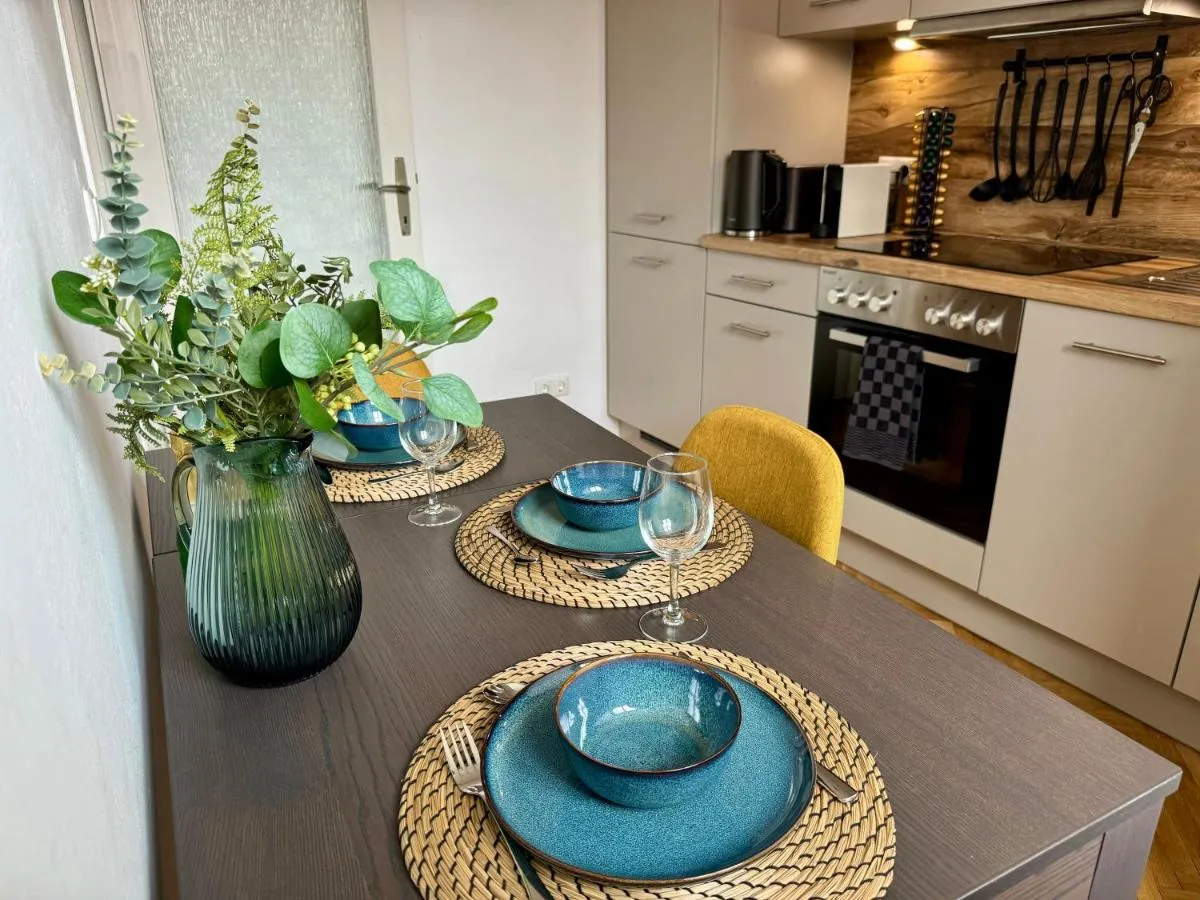 Image 1 of Design Studio-Apartment im historischen Zentrum am Jakominiplatz Graz