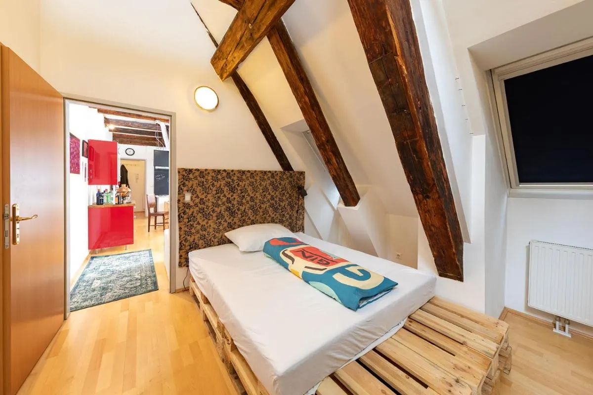 Image 1 of Gin-Department