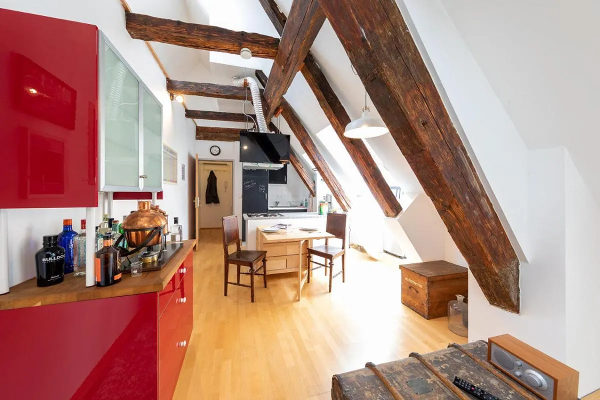 Image 4 of Gin-Department