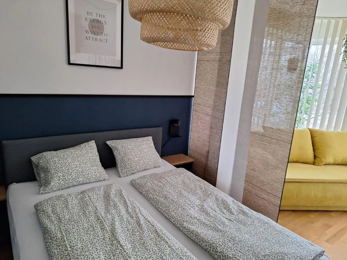 Image 6 of Lend City Apartment Family keyless entry