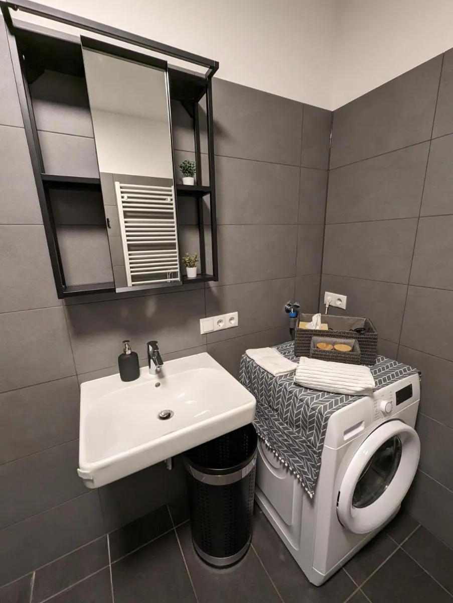 Image 3 of Lend City Apartment Family keyless entry