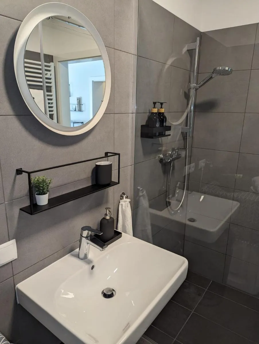 Image 3 of Lend City Apartment keyless entry