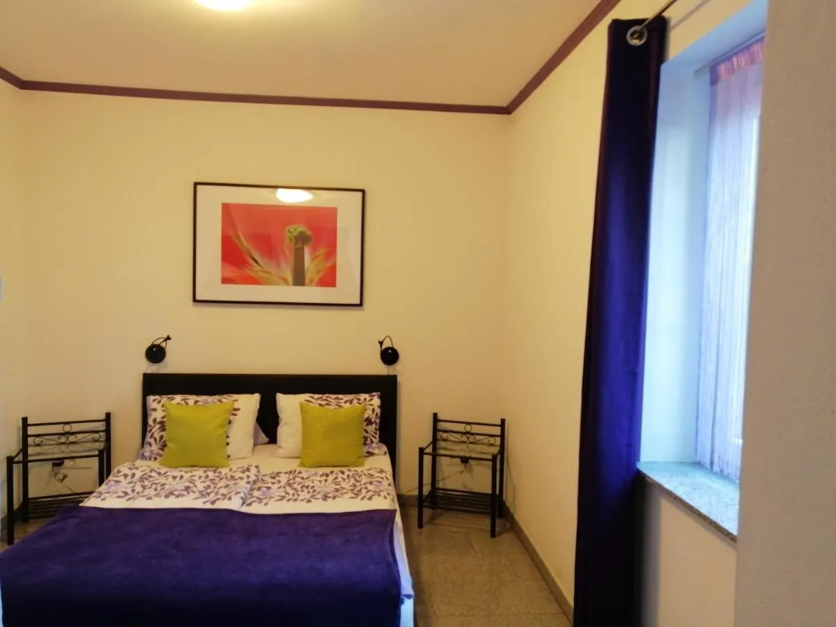 Image 1 of Lend-FEWO