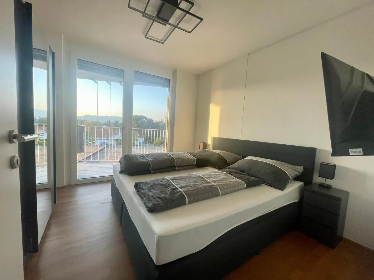 Image 1 of Luxusapartment mit großer Terrasse, E-Parkplatz und Parkplatz