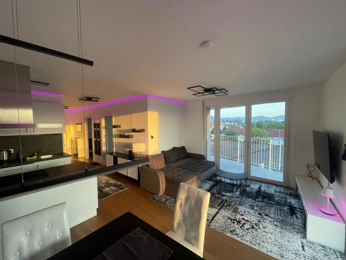 Image 2 of Luxusapartment mit großer Terrasse, E-Parkplatz und Parkplatz