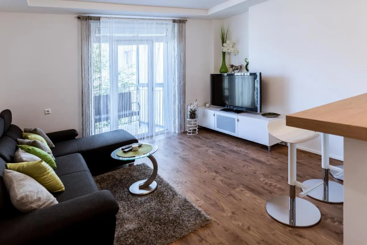 Image 4 of MH Living – 11 – Modern Living Dream in Center