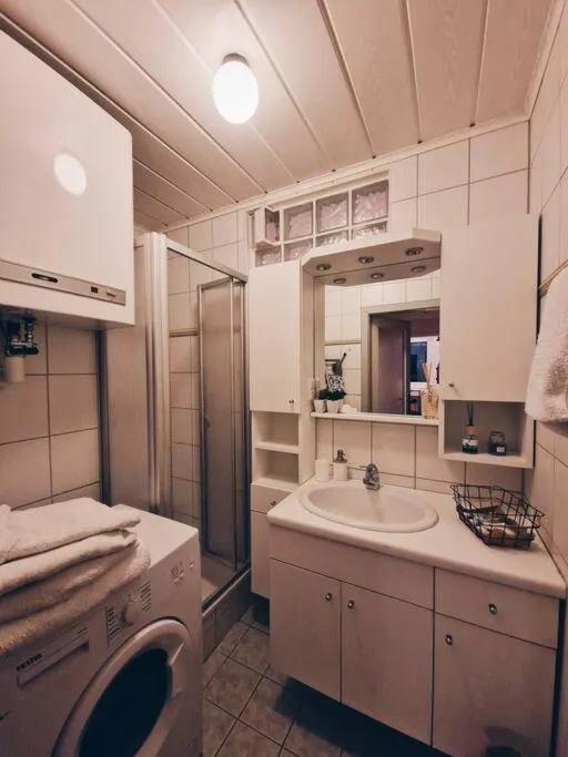 Image 2 of Schöne 2,5 Zimmer Wohnung mit Balkon & Parkplatz