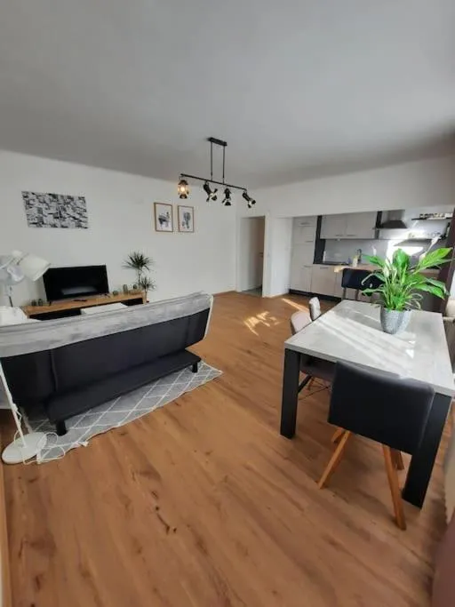 Image 3 of Spacious 63qm Flat plus Private Balcony