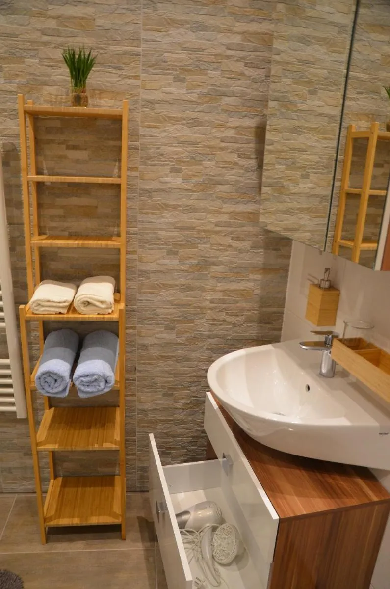 Image 2 of Vega – Free Parking – Self Checkin