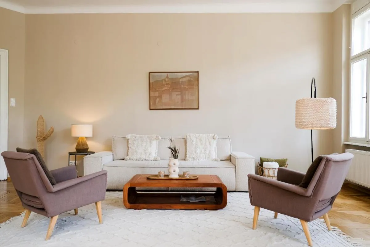 Image 1 of Altbau-Traum im Stadtzentrum – free parking