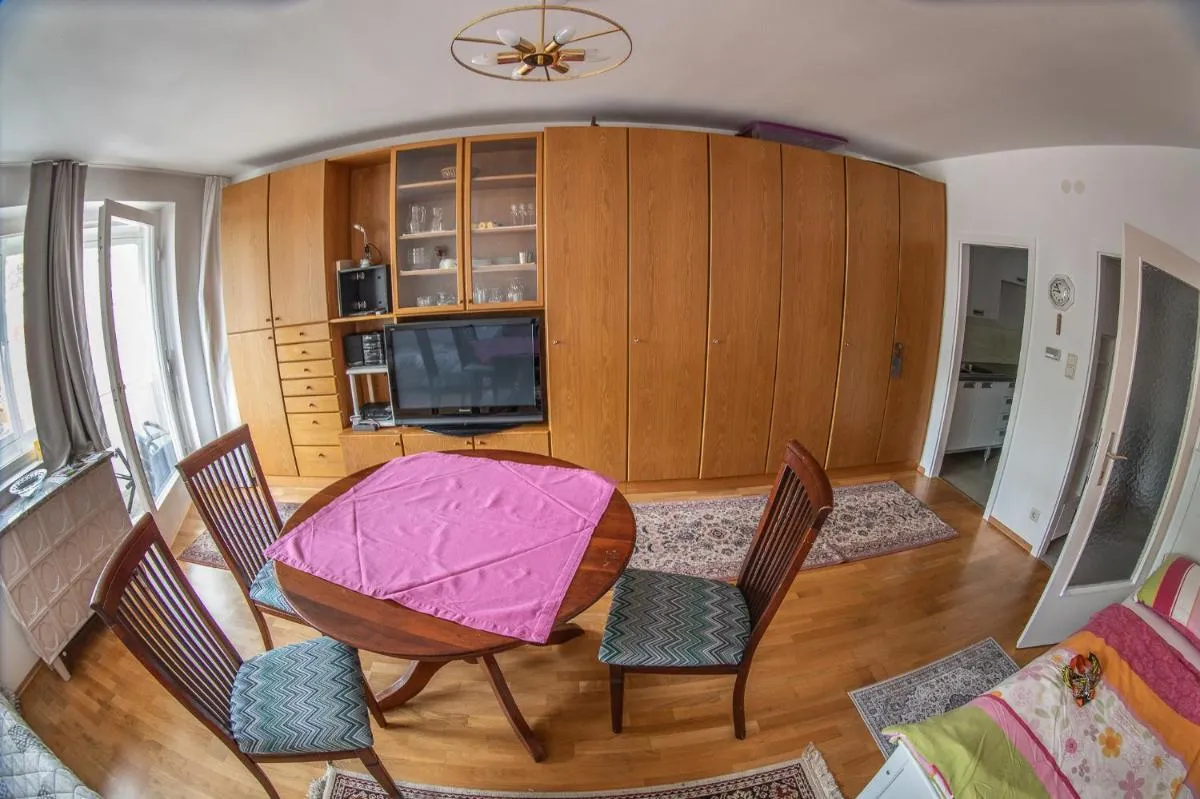 Image 4 of Apartment