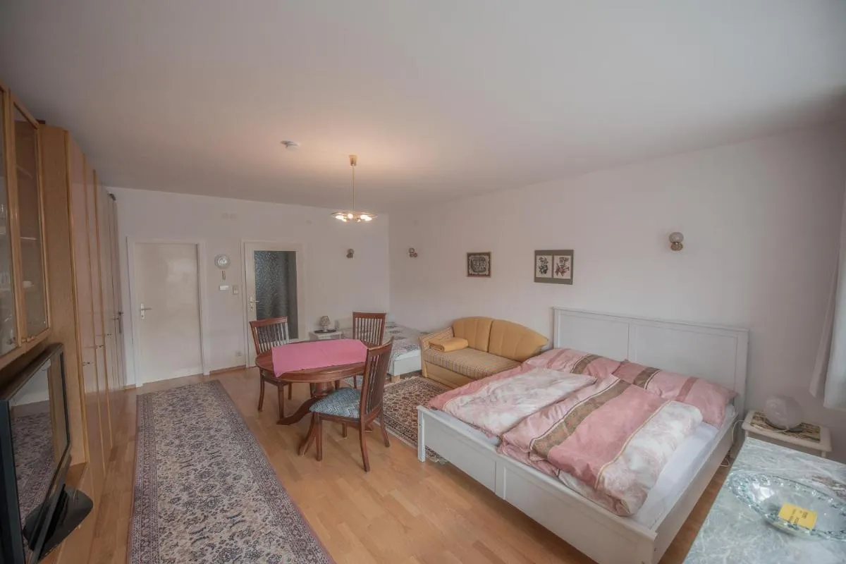 Image 6 of Apartment