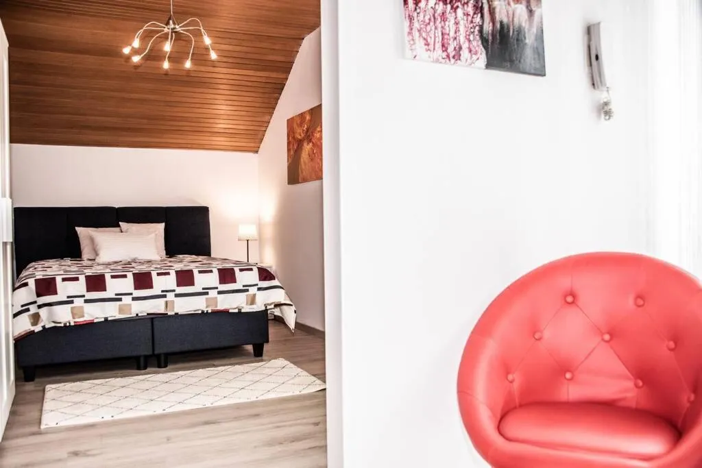 Image 6 of Apartment PourinGraz für Kunst- und Tennisliebhaber