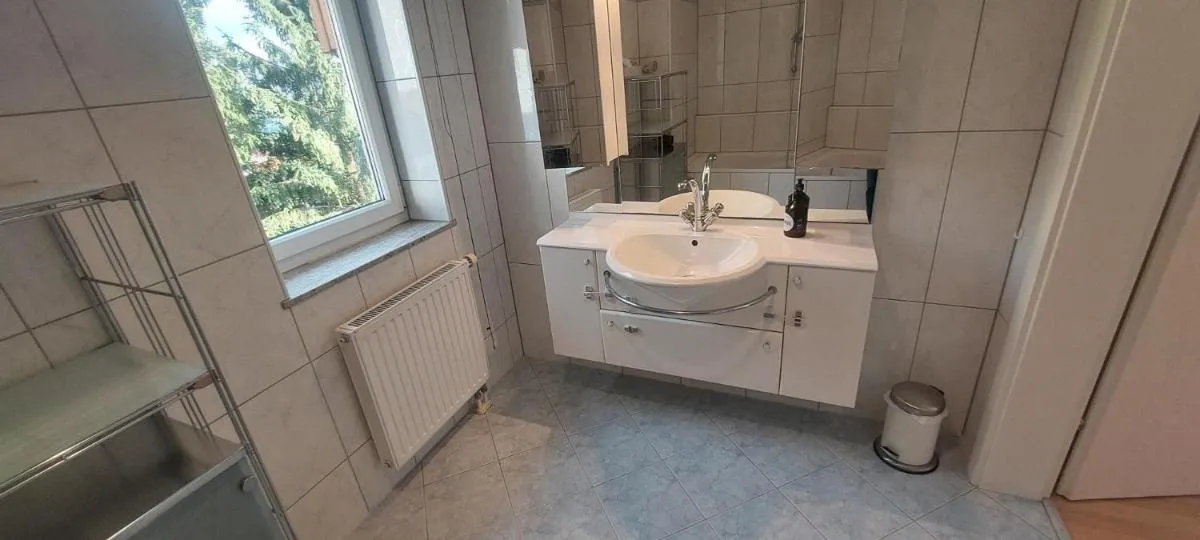 Image 2 of Grazblick free Carport parking & self checkin