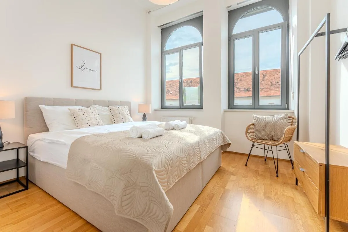 Image 1 of Hakuna Cozy-Living city Center – free parking