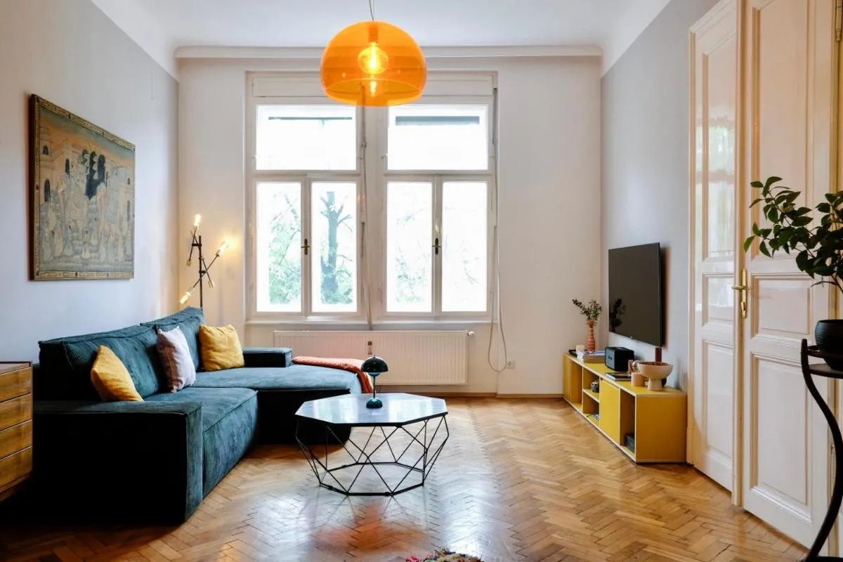 Image 2 of Kunstvolles Apartment im Zentrum – free parking