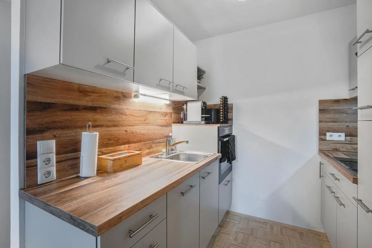 Image 5 of Serenity Suite by HERO HOMES – Ruhige und zentrale Lage im historischen Zentrum mit Lift & Self-Check-in