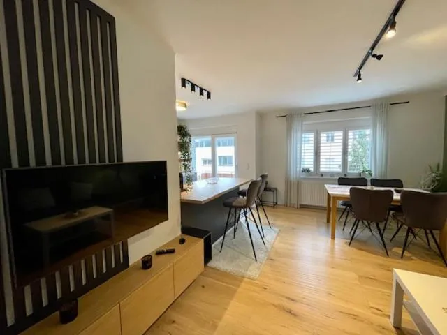 Image 4 of Stylisches Cityapartment mit Schloßbergblick