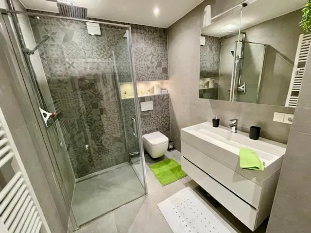 Image 2 of Stylisches Cityapartment mit Schloßbergblick