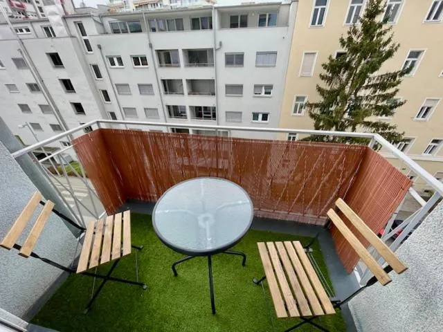 Image 5 of Stylisches Cityapartment mit Schloßbergblick