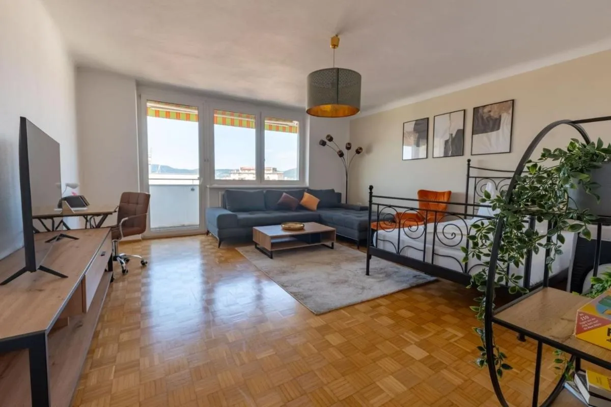 Image 4 of TAMLiving Zentrum Luxus Parken Messe WIFI Traumaussicht Sunrise&Sunset