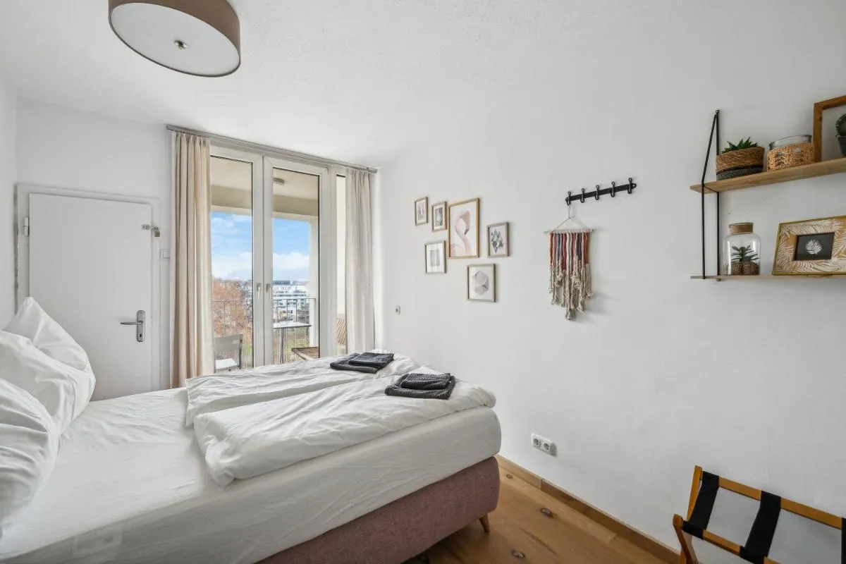 Image 5 of Zentrales park-side Apartment – 2 Balkone