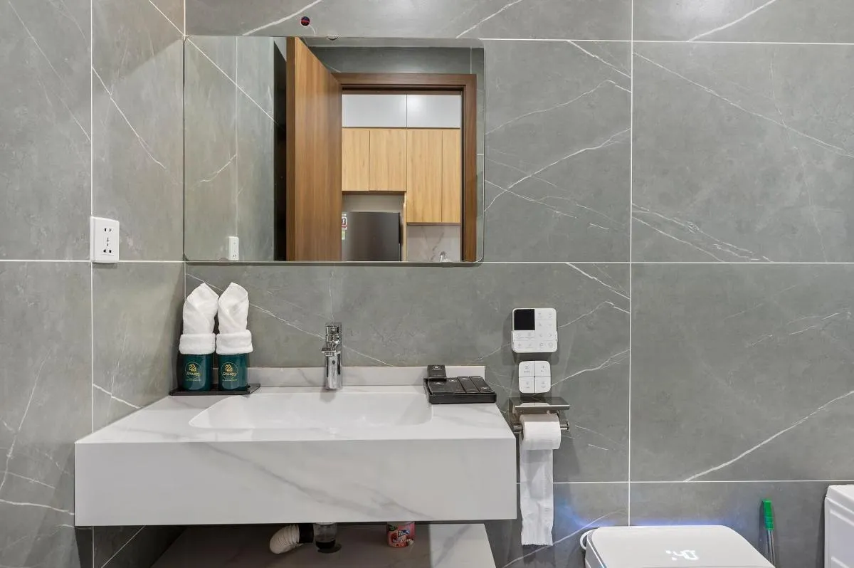 Image 2 of 22Housing Luxury Apartment 81 Linh Lang