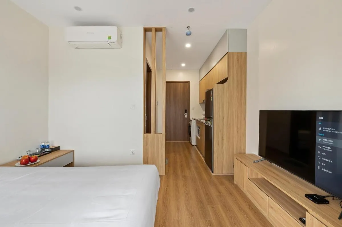 Image 4 of 22Housing Luxury Apartment 81 Linh Lang