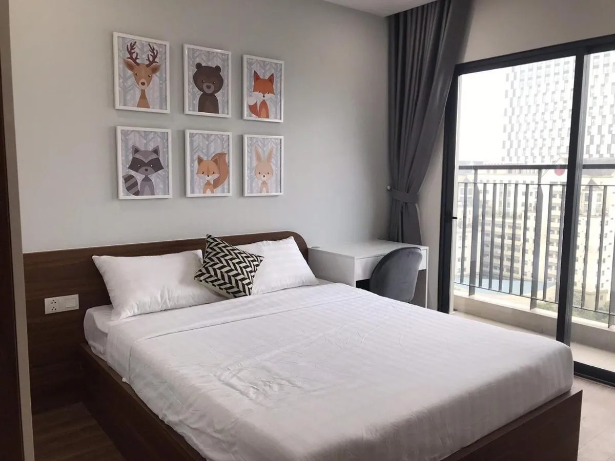 Image 1 of 3 bedroom Golden Park Apartment near Cau Giay Park