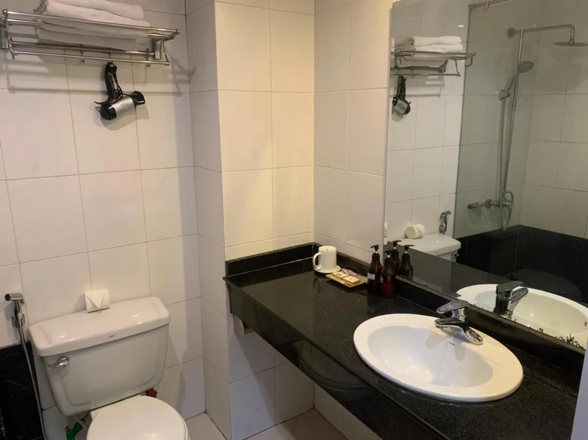 Image 2 of Amica Premier Hotel and Travel