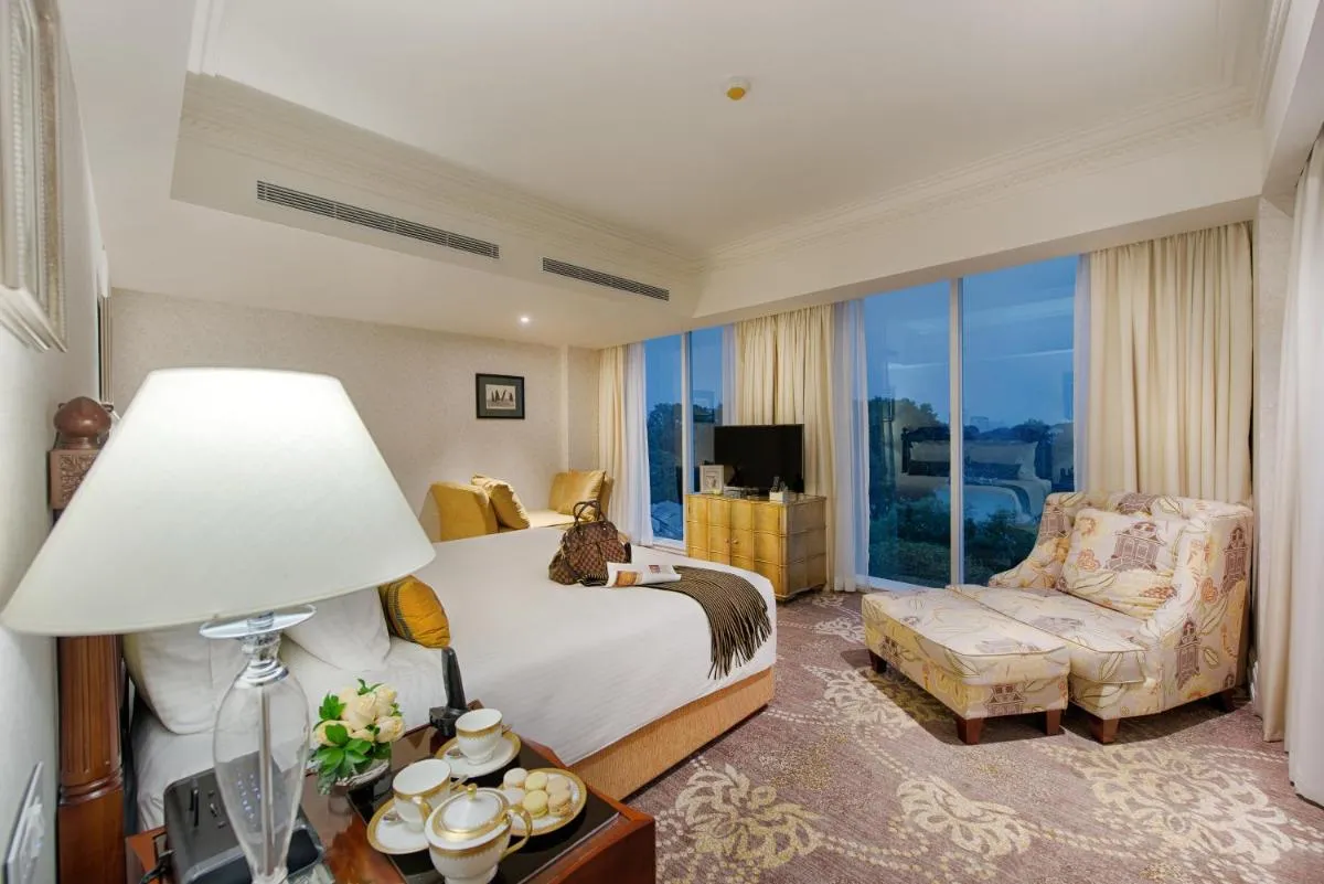 Image 5 of Apricot Hotel