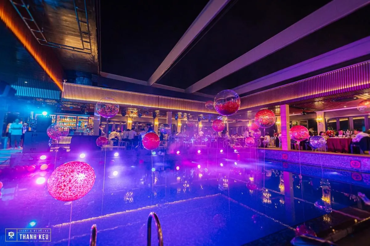 Image 2 of Apricot Hotel