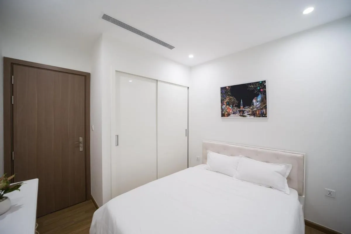 Image 1 of BOM HOMES- VINHOMES SKYLAKE- SERVICE APARTMENt