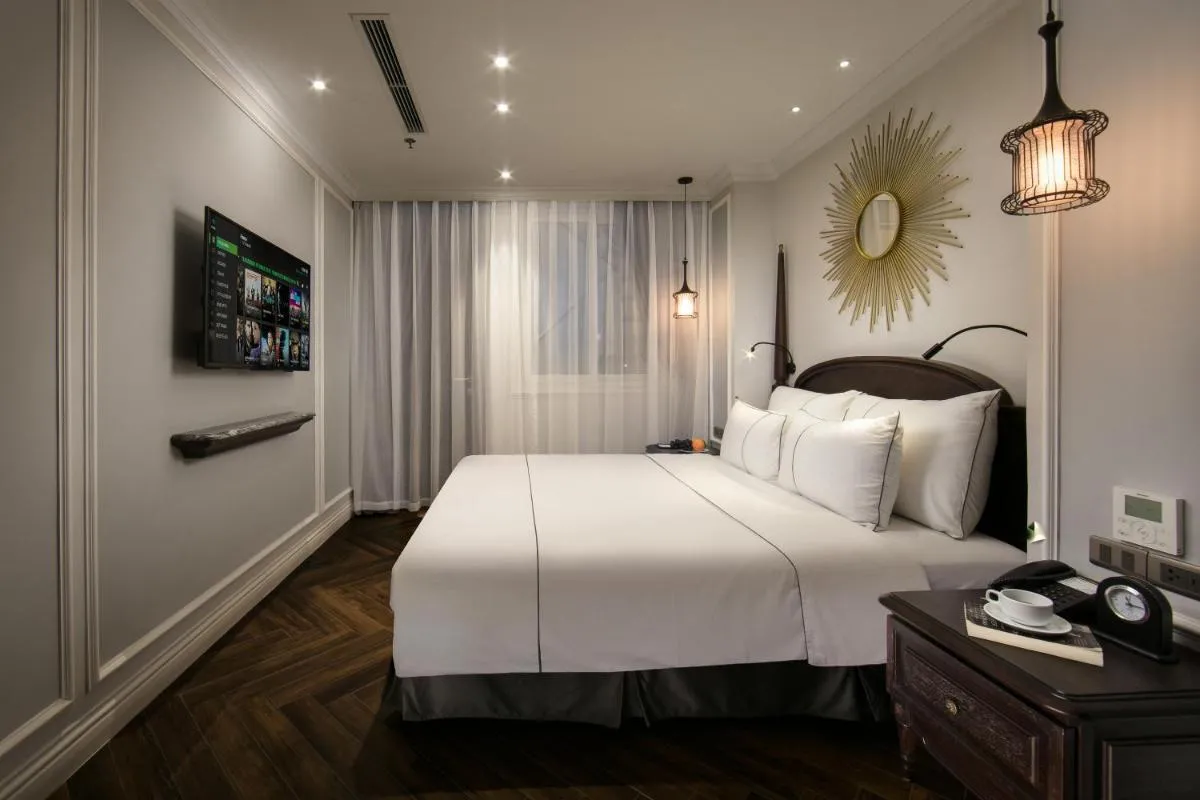 Image 5 of Canary Hotel