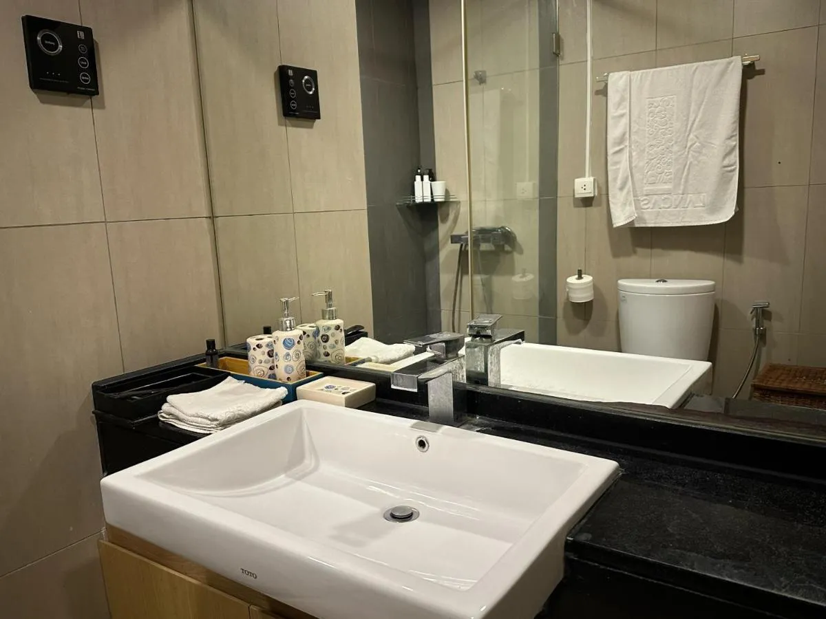 Image 6 of Centered modern Studio apartment with pool & gym