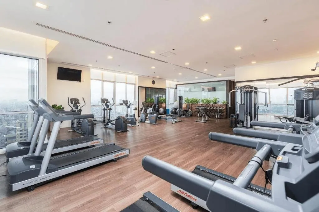 Image 4 of Centered modern Studio apartment with pool & gym