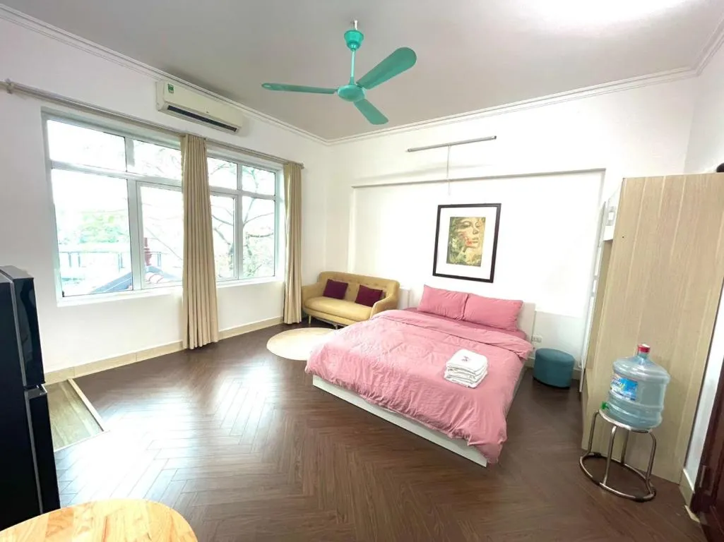 Image of Chill studio close Ho Tay ! (13-3.1)