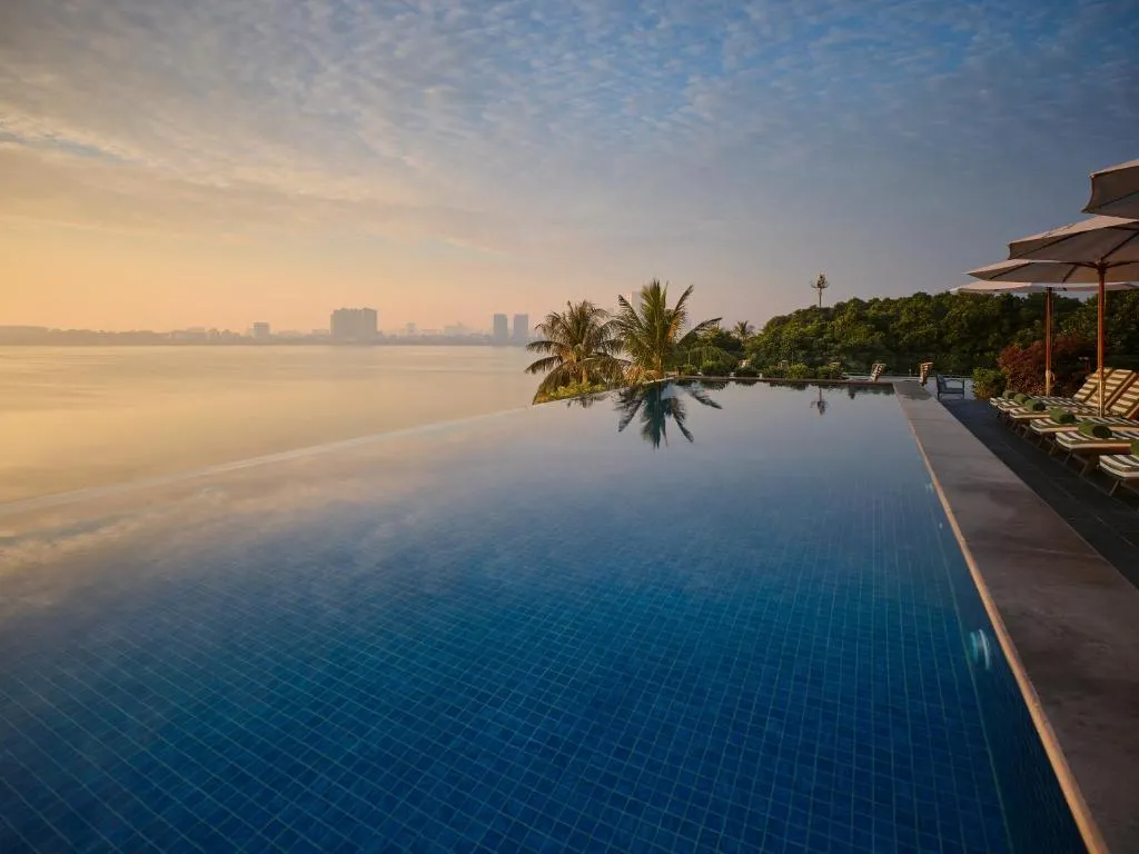 Image of Elegant Mansion 88