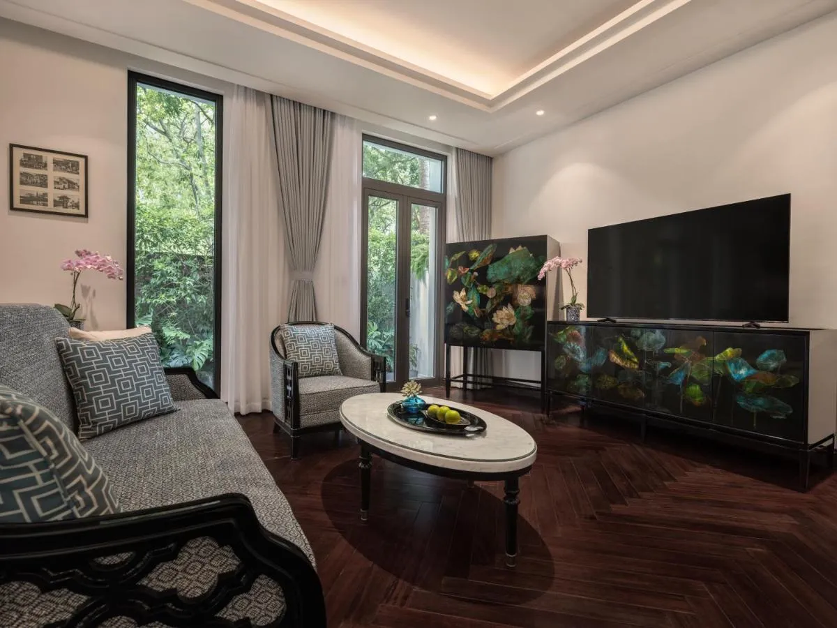 Image 4 of Elegant Mansion 88