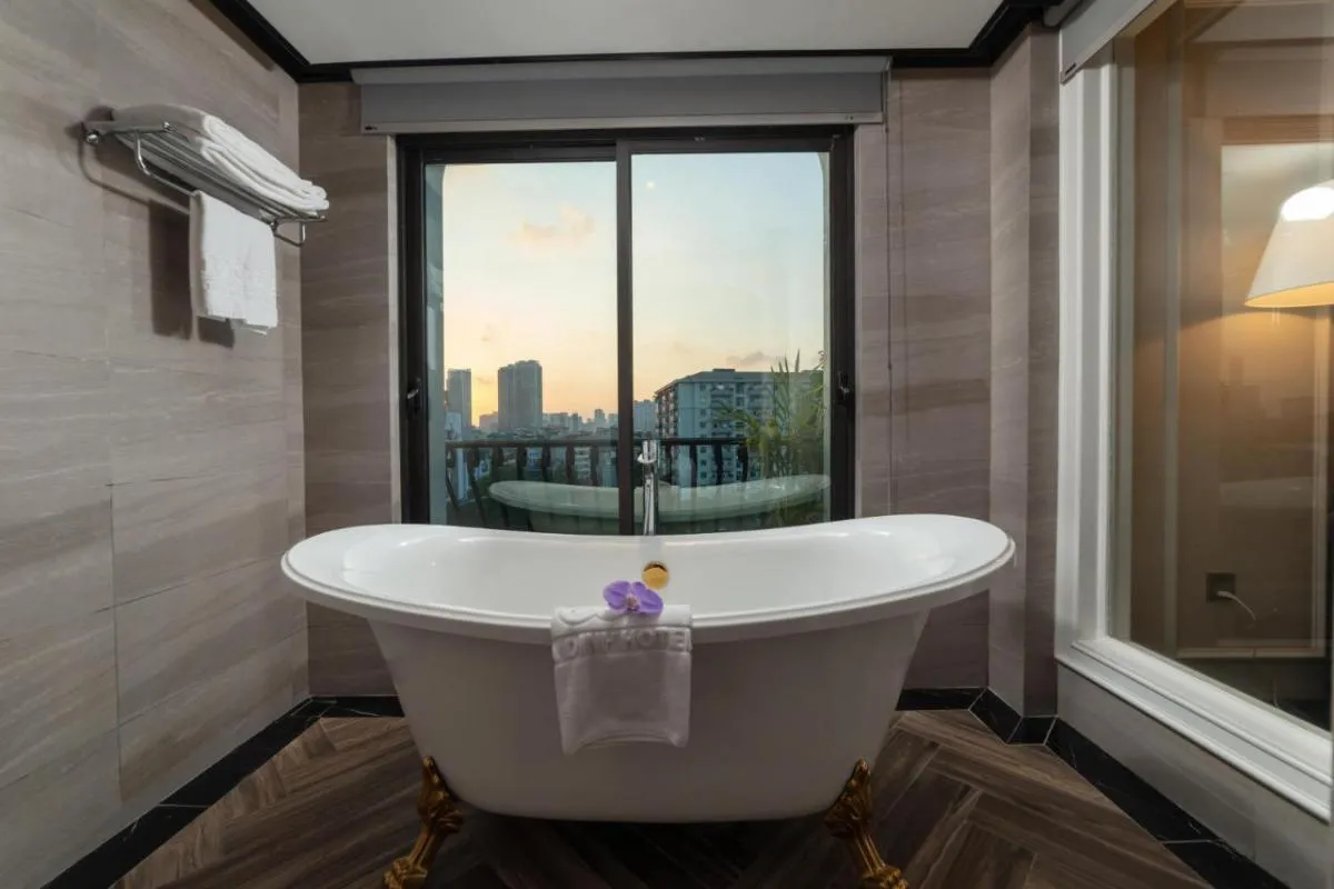 Image 4 of FTE Ba Dinh Hotel