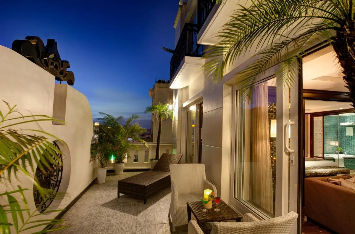 Image 3 of Golden Lotus Luxury Hotel
