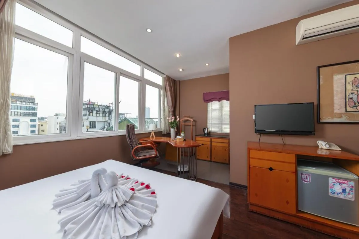 Image 3 of Golden Sunshine Villa Hotel and Travel
