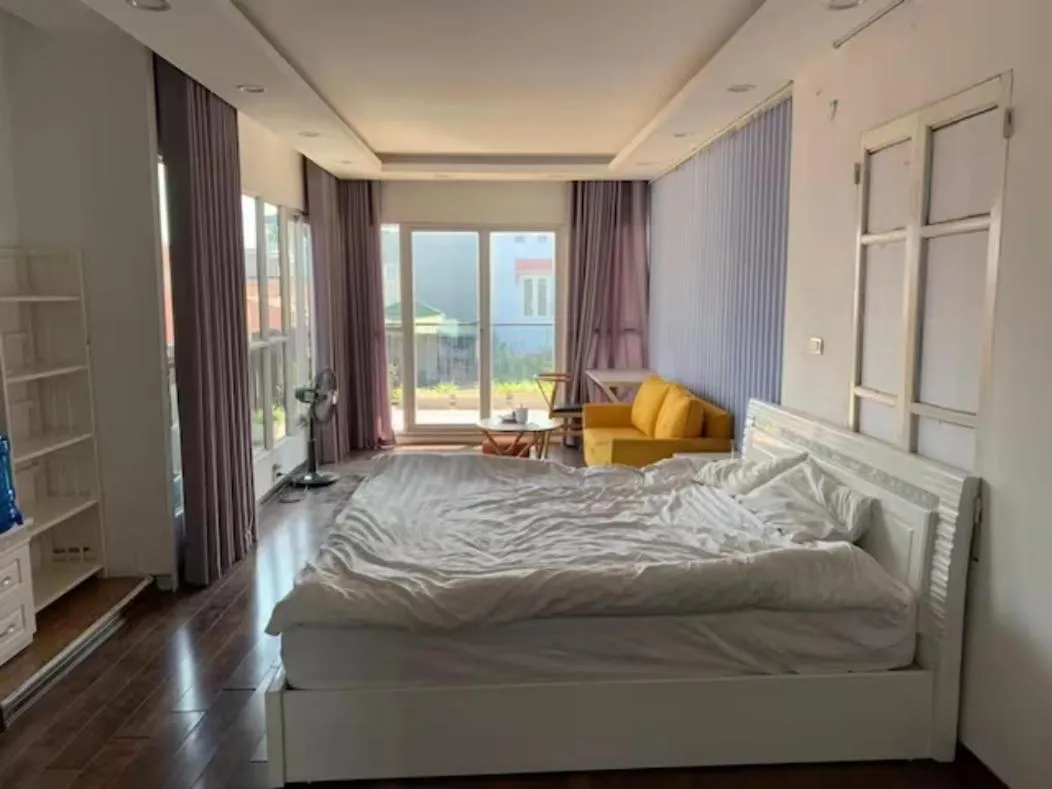 Image 1 of Green balcony full of natural light 97 p401