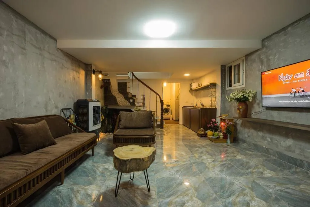 Image 1 of HIDDEN GEM*HEART of THE OLD QUARTER*5BR*FULL HOUSE