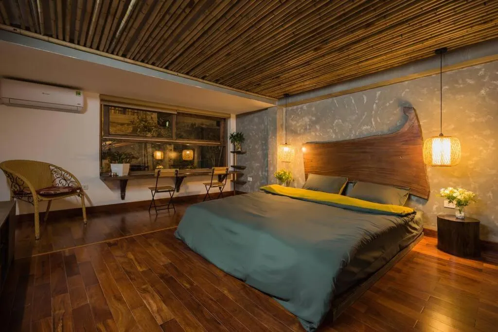 Image 2 of HIDDEN GEM*HEART of THE OLD QUARTER*5BR*FULL HOUSE